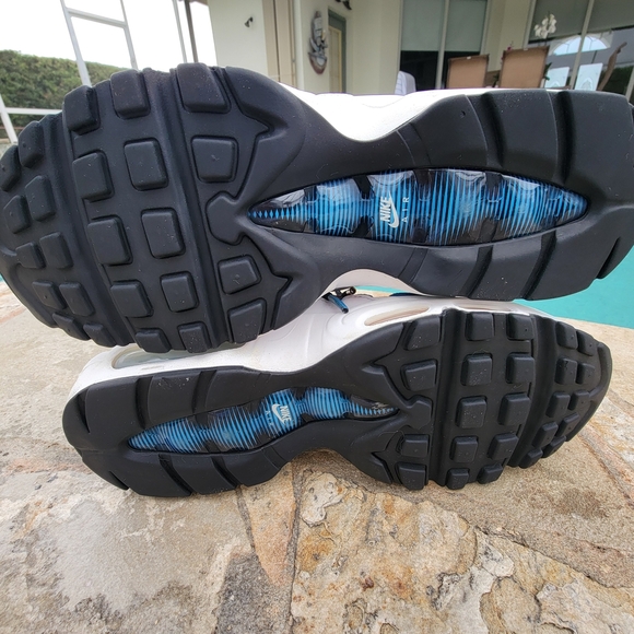 Nike Air Max 95 Mens Running Shoes CW6990-100 Size 9 - Picture 9 of 10